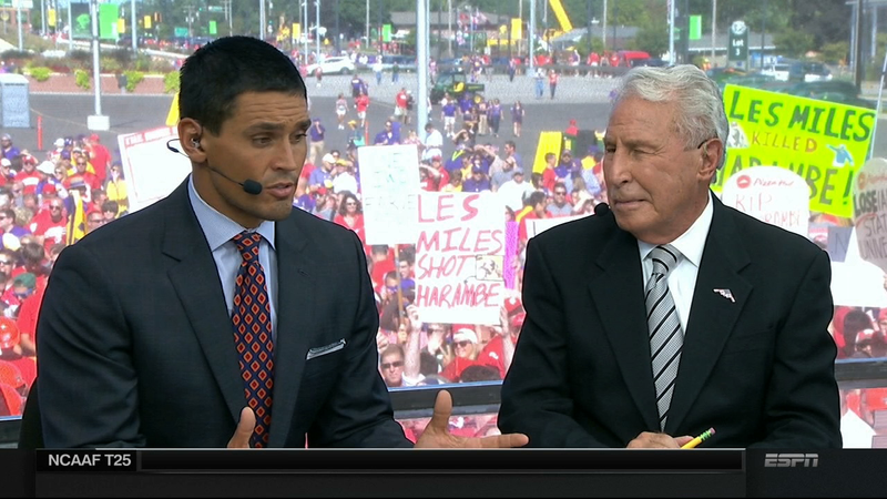 Illustration for article titled Kiffin's Krimson Korner: A GameDay Sign Roundup
